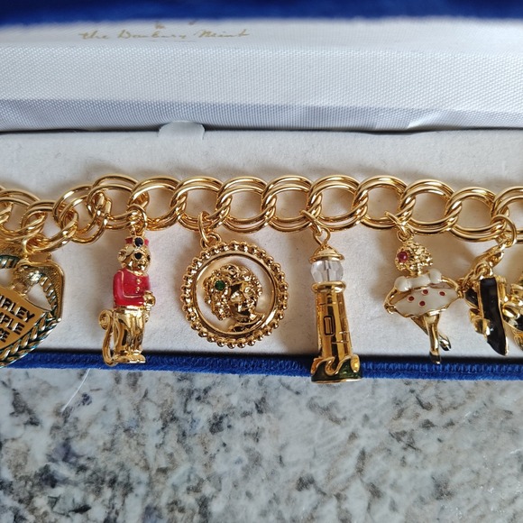 Danbury Mint Shirley Temple Charm Bracelet Womens 7.5 Gold Tone Enamel Boxed - Picture 3 of 9